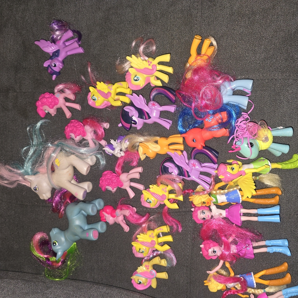 My Little Pony Vibrant Toy Collection - Picture 2 of 2